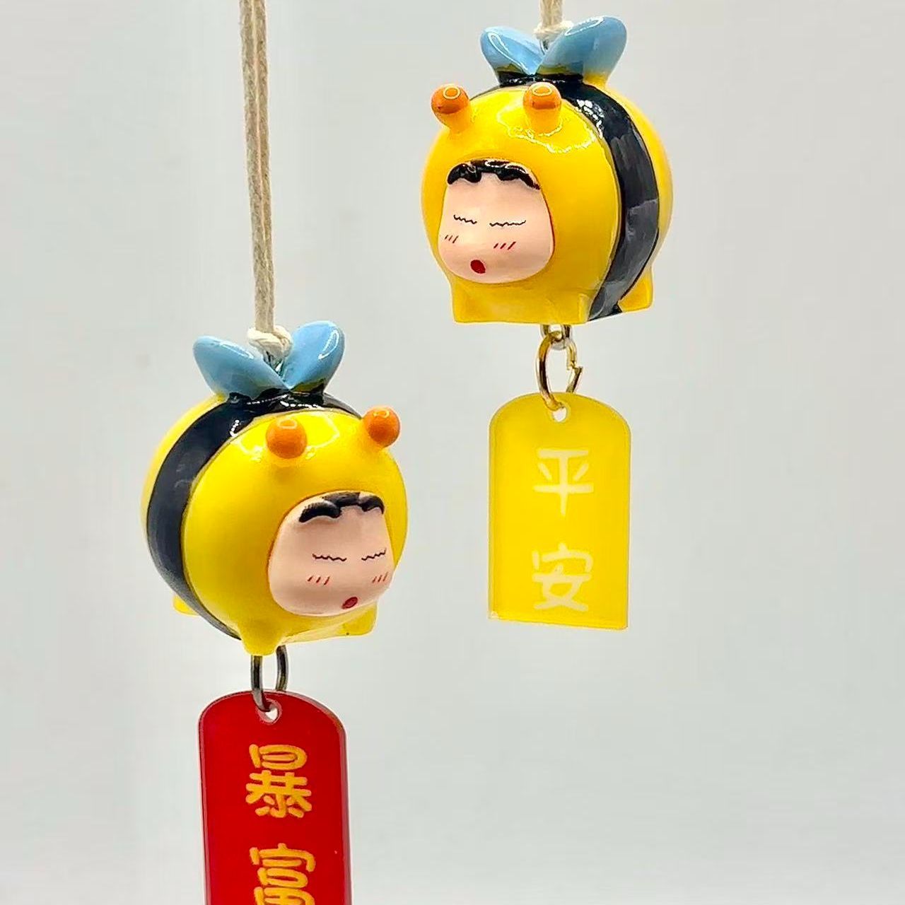Crayon Shin-chan Bee Cosplay F - đánh giá và giá Car Mirror